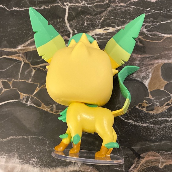 Leafeon Pokemon Funko Pop (866) - Lightly Used with Original Box - Picture 4 of 15